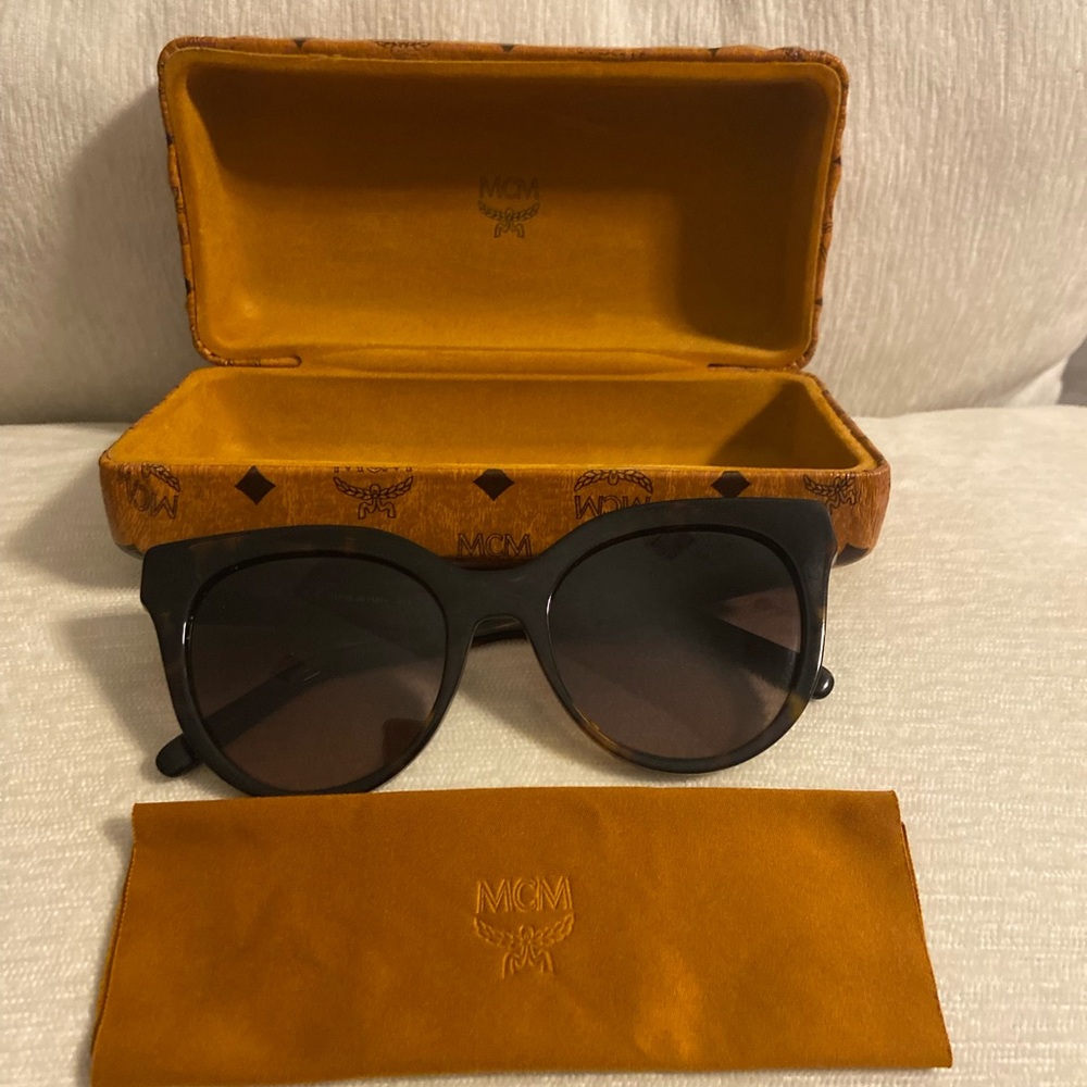 MCM Havana Tortoise Brown Sunglasses with Case